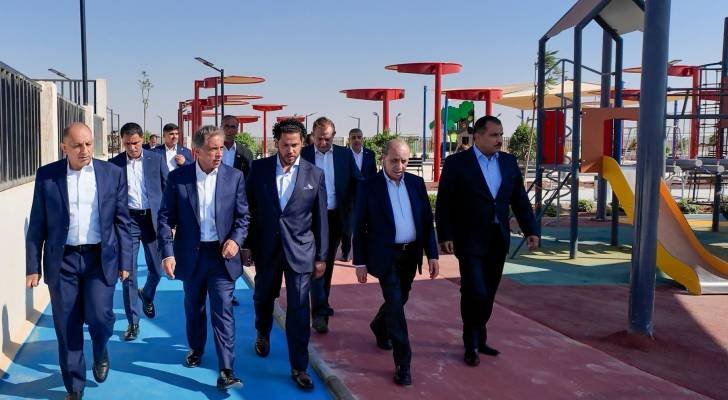 رئيس الوزراء يفتتح حديقة المفرق الجديدة على مساحة 200 دونم ويوجّه بإعادة تأهيل المرافق الرياضية لجامعة آل البيت