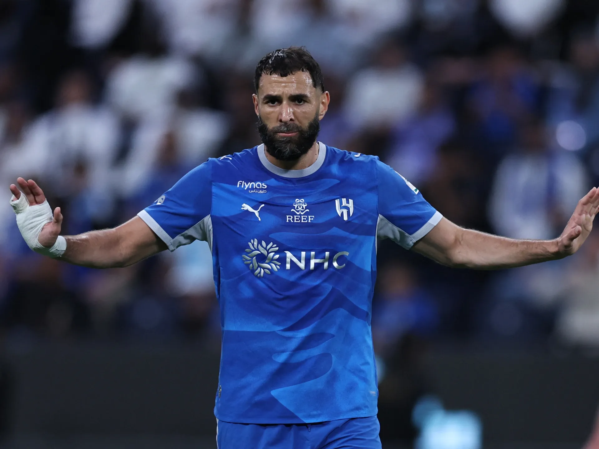 رسميا.. الهلال السعودي يعلن رحيل مهاجمه الفرنسي كريم بنزيمة
