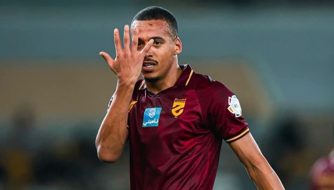 بن دبكة يهز شباك الاتحاد السعودي بالهدف الثالث