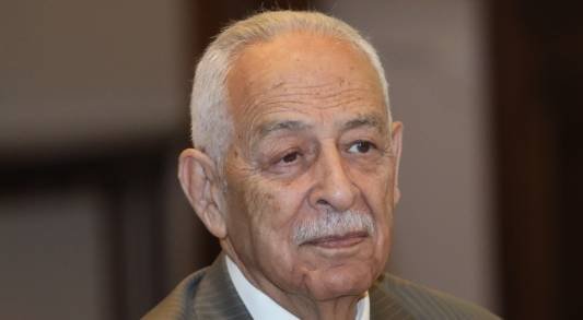 العيسوي ينقل تمنيات الملك وولي العهد للواء للمجالي والوكيل الأول الحجايا بالصحة والعافية والشفاء العاجل