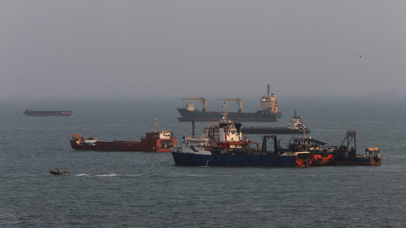 أول رد إيراني على رواية أمريكا بشأن ألغام مضيق هرمز.. ماذا تضمّن؟