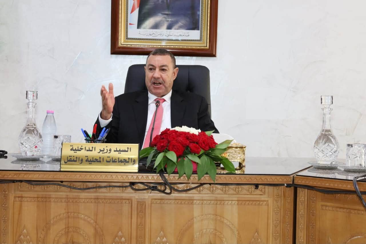 وزير الداخلية يأمر بتكثيف الجهود للتصدي لظاهرة الهجرة غير الشرعية