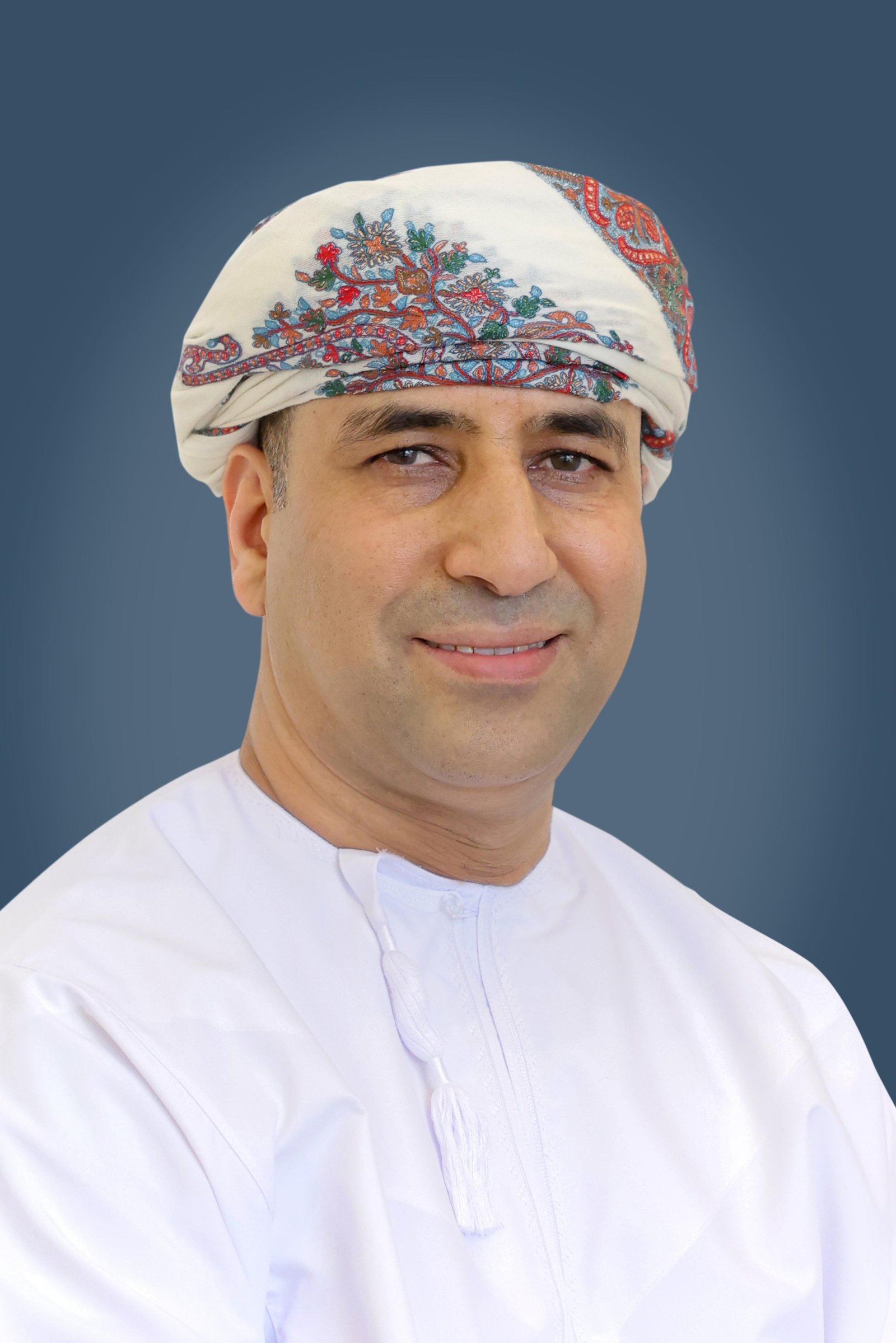 تعيين ناصر الشرجي رئيسَا تنفيذيًا جديدًا لـ"الطيران العماني"
