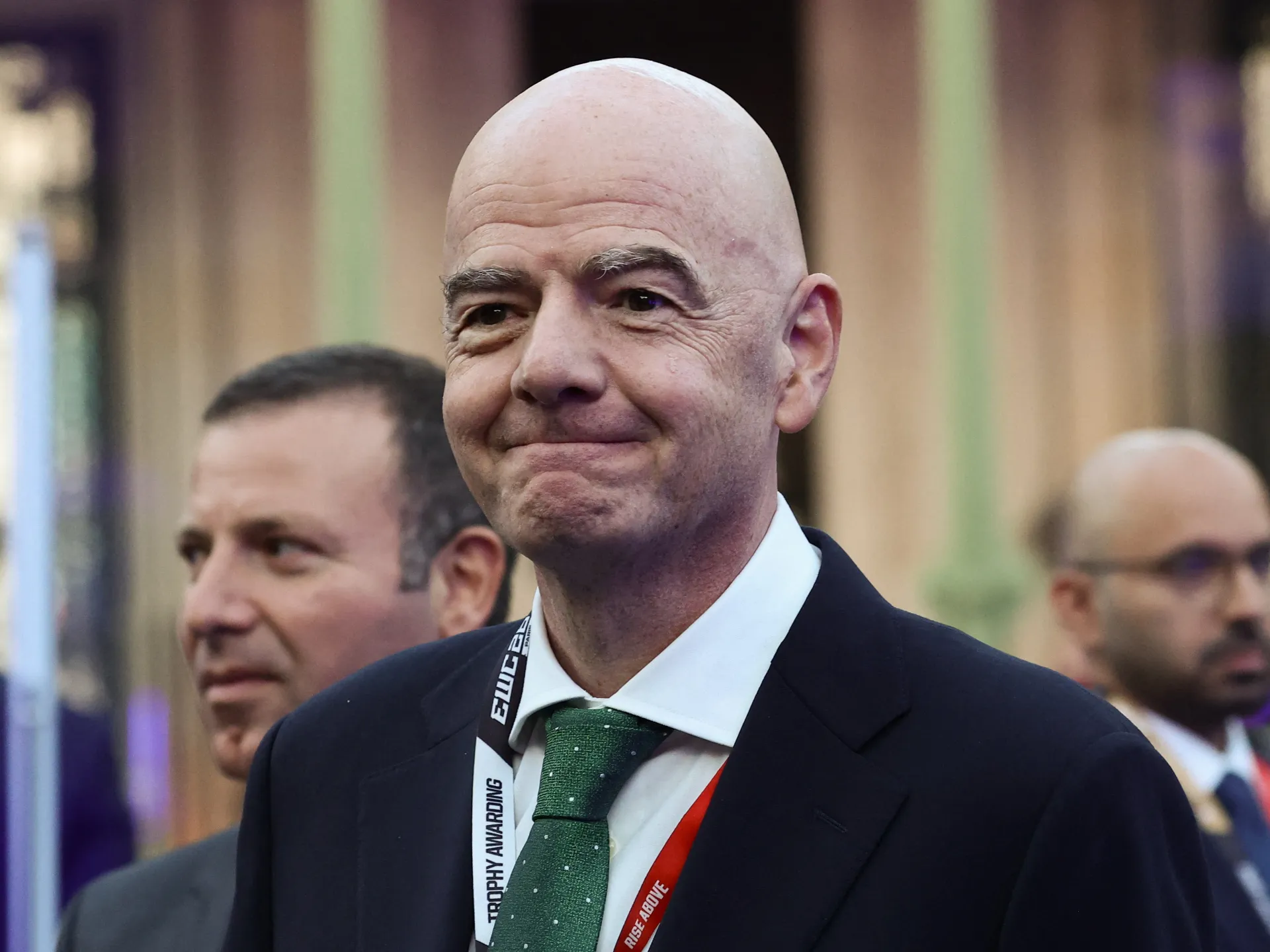 الاتحاد السعودي يعلن دعمه لإنفانتينو في أزمة حقوق الفيفا