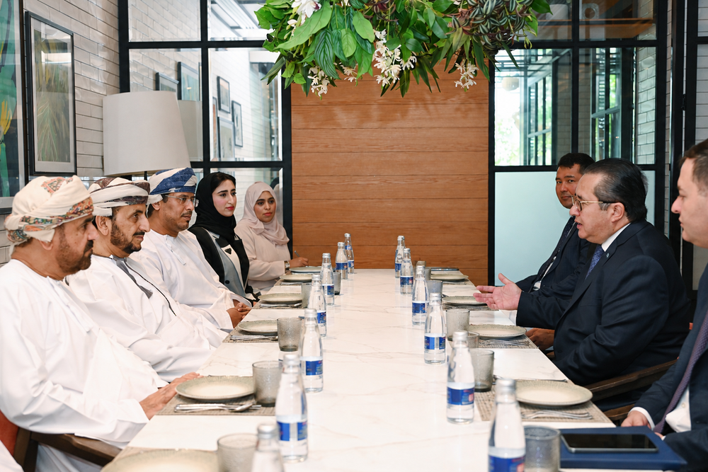 عُمان وكازاخستان تبحثان تعزيز العلاقات الثنائيّة والتطوّرات الإقليميّة والدوليّة