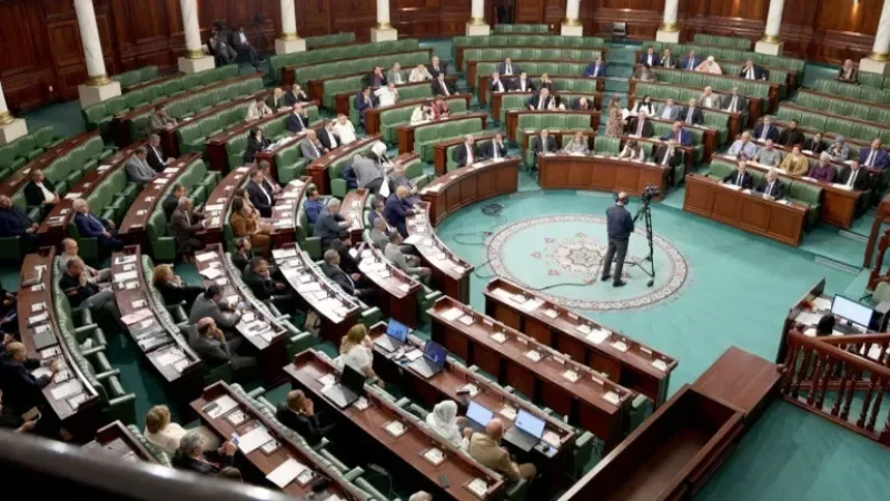 مقترح برلماني لتعديل قانون الوظيفة العمومية وفق الشهائد العلمية