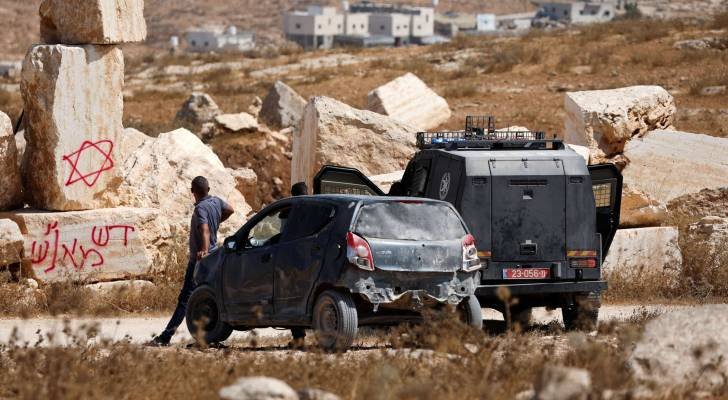 إذاعة جيش الاحتلال: عملية طعن قرب العوجا في الأغوار وفرار المنفذ من المكان