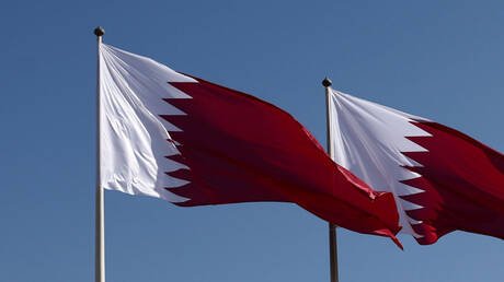 قطر تدين الغارات الإسرائيلية على مطار أبو الظهور وتحذر من دوامة تصعيد أوسع جراء غياب الردع الدولي