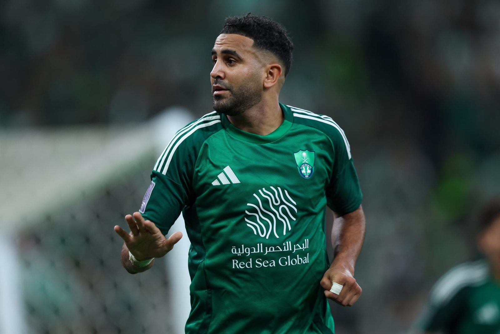 محرز أمام مفترق طرق.. روما تراقب والجزيرة يتراجع بعد صدمة آسيا