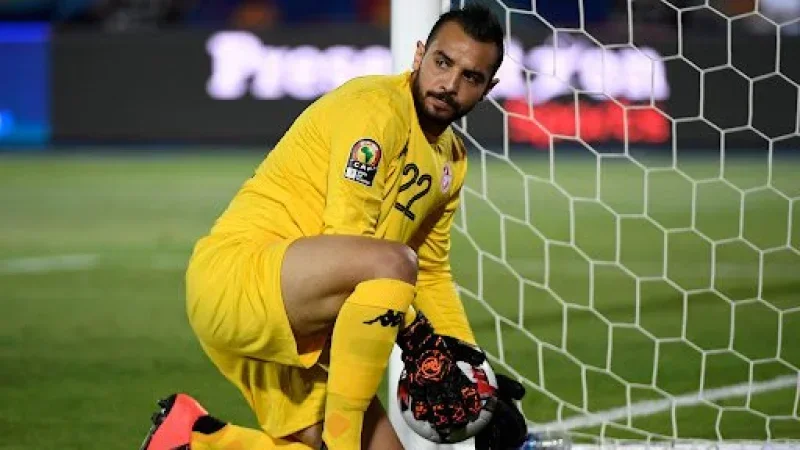 معز بن شريفية يُمضي في نادي حمام الأنف