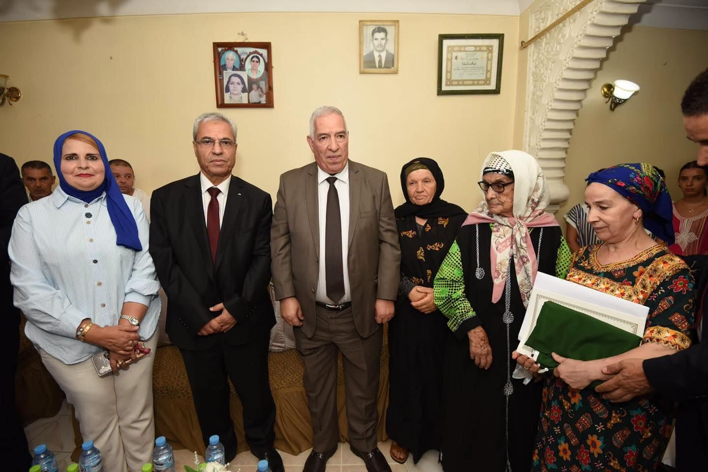 وزير المجاهدين يقدم واجب العزاء لعائلة المجاهد الراحل محند أمزيان صادقي