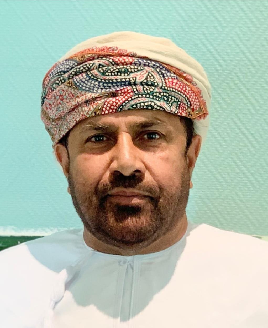 بين الحد الأدنى والمستوى الأعلى