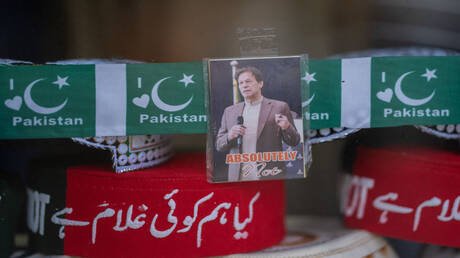 نقل عمران خان من السجن إلى المستشفى تنفيذا لأمر المحكمة العليا الباكستانية