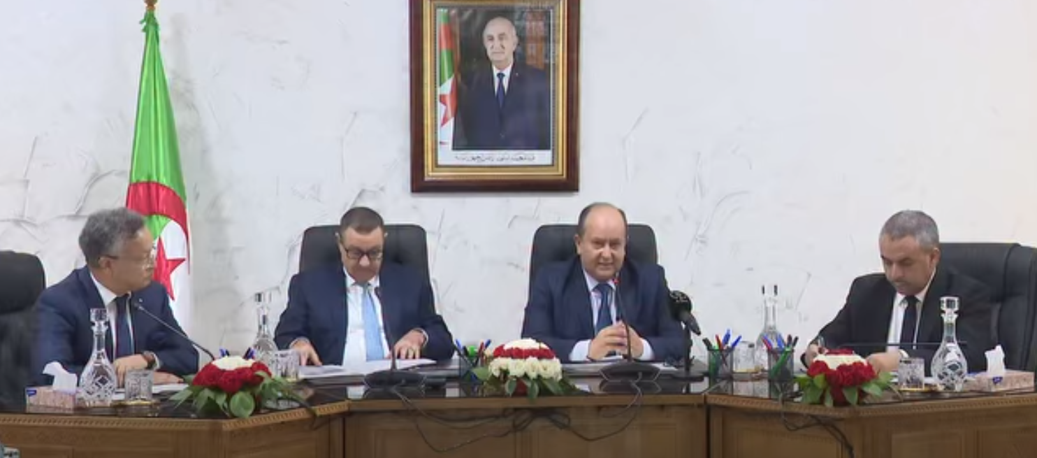 الدخول الجامعي والعقار الاقتصادي على طاولة الوزير الأول