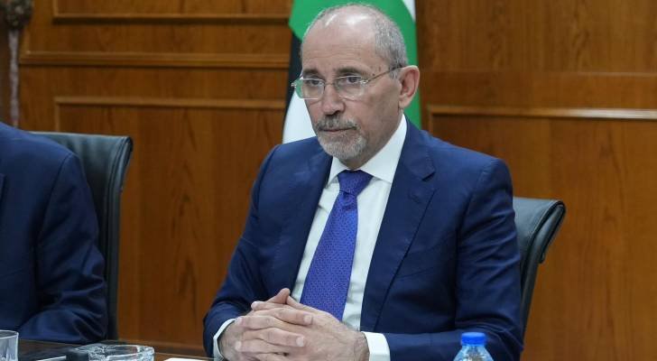 الصفدي ونظيره السوري يؤكدان على أهمية مواصلة التنسيق والتشاور المشترك