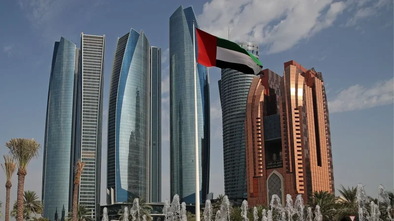 الإمارات: وقف الأنشطة والتبادلات التجارية والمعاملات المالية مع إيران