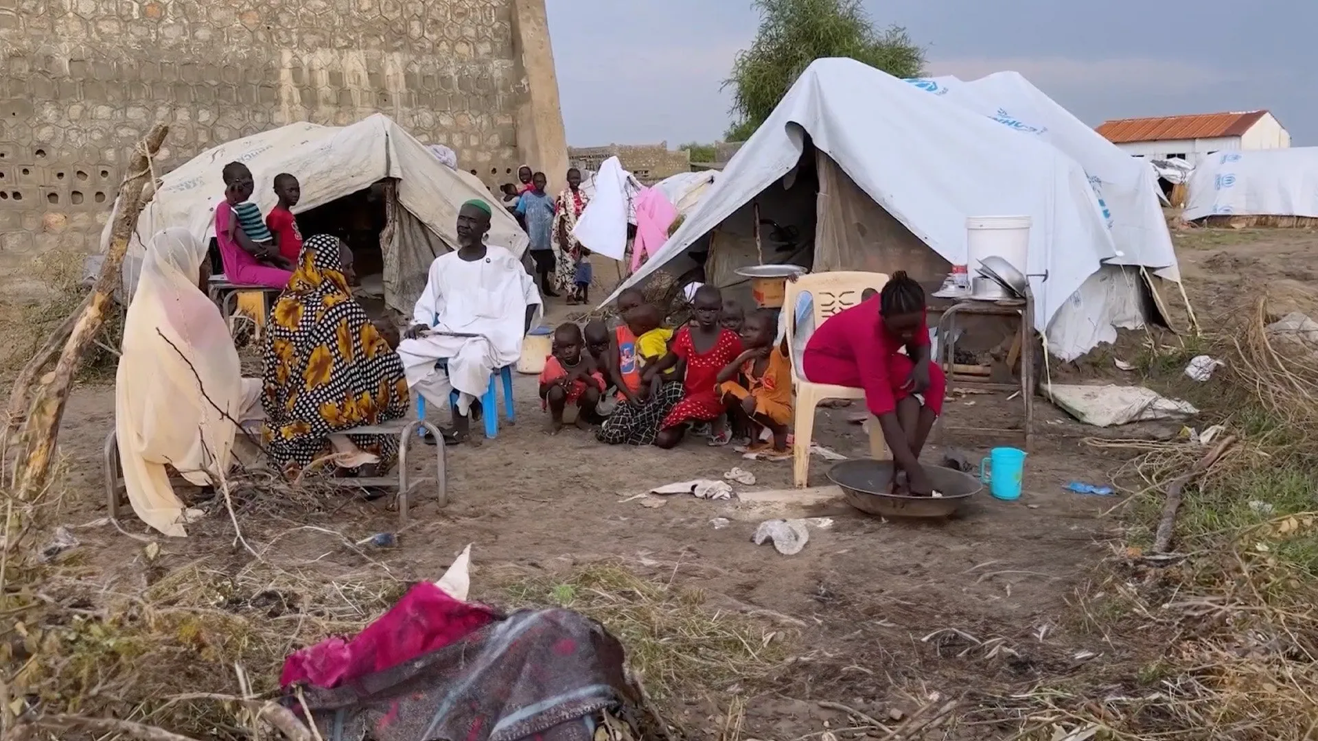 مشاورات أولية لإطلاق "حوار مستقل" بالسودان و200 ألف نازح من كردفان