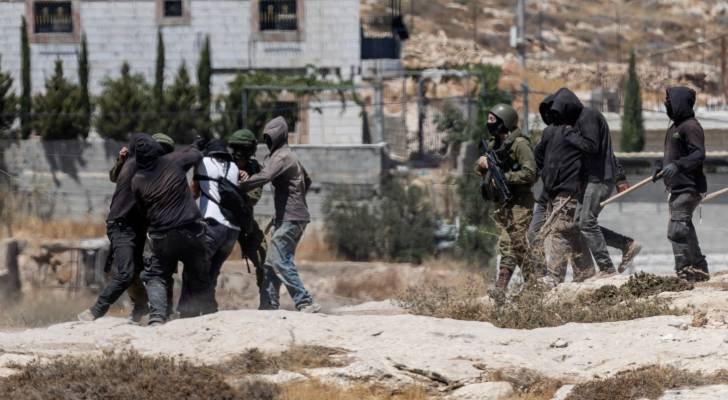 الاحتلال يشن حملة اقتحامات واعتقالات واسعة بالضفة الغربية والقدس المحتلة