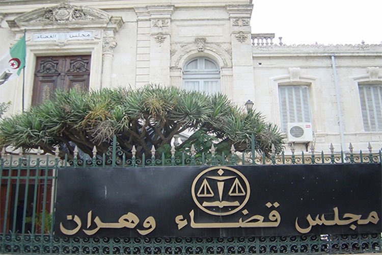 صيدلانية تزود شبكة إجرامية بالمؤثرات العقلية في وهران