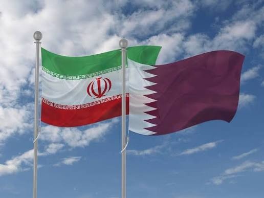 مسؤول إيراني يحث قطر على نقل طيارين محتجزين لمستشفى على البر