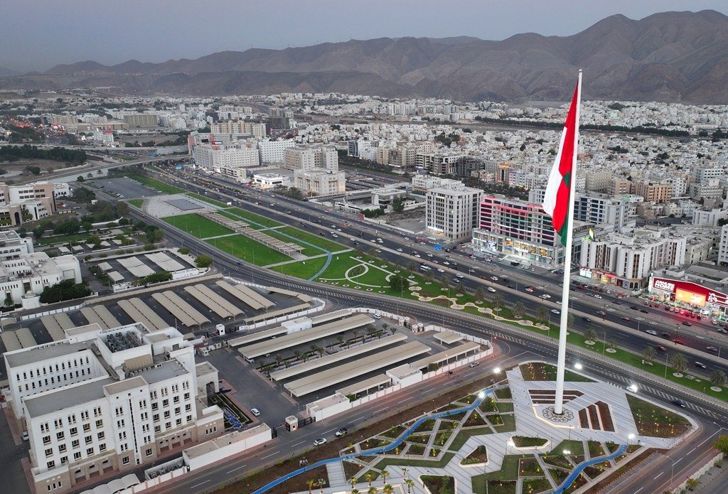 الحظر الشامل للسجلات التجارية يُهدد بيئة الاستثمار!