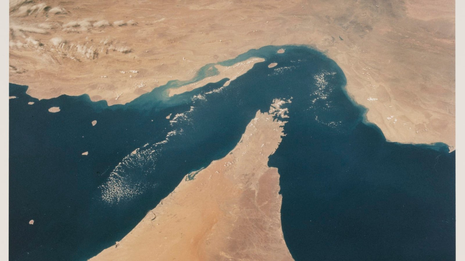 رغم تهديد ترامب.. قطر تدعم المحادثات العُمانية الإيرانية بشأن مضيق هرمز
