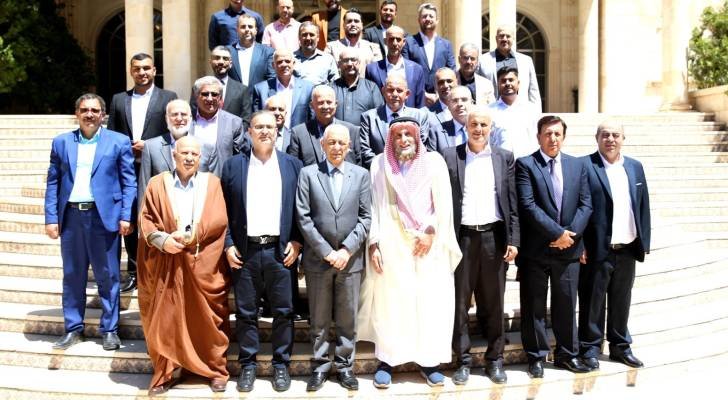 رئيس الديوان الملكي يلتقي وفدا العيسوي من أبناء عشيرة السرور