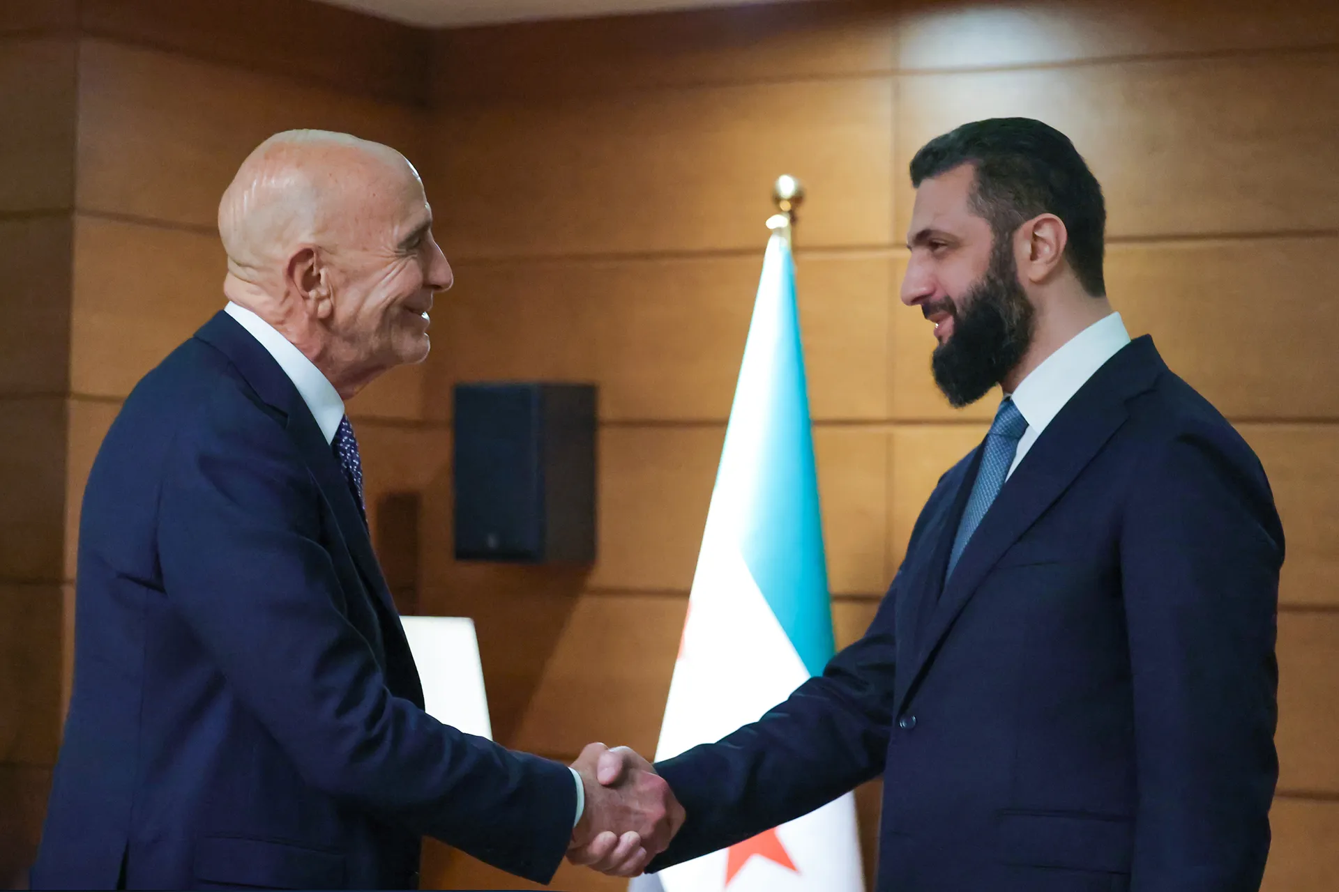 كيف نفهم إستراتيجية أمريكا في سوريا؟ وما دور توم براك فيها؟