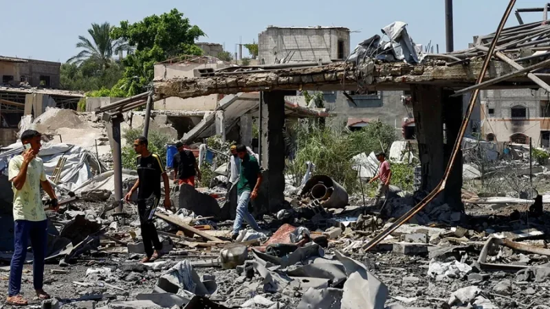 استشهاد شخصين أحدهما طفل في غارتين إسرائيليتين على غزة
