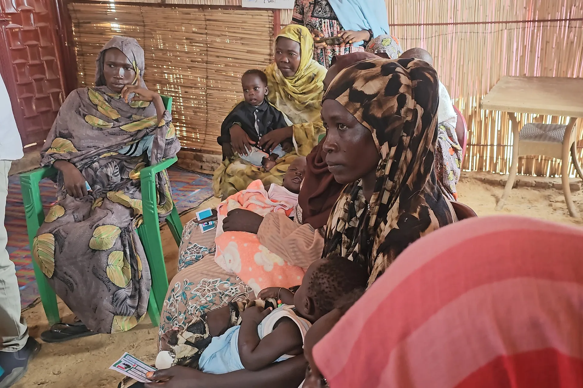 النازحون يعيشون أوضاعا صعبة في مخيم قوز السلام بالسودان