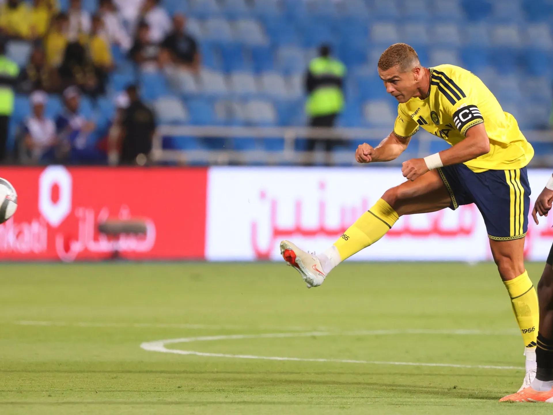 هل ينجح رونالدو في بلوغ هدفه الألف في 2026؟