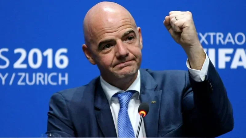 إيطاليا تسحب دعمها لإنفانتينو