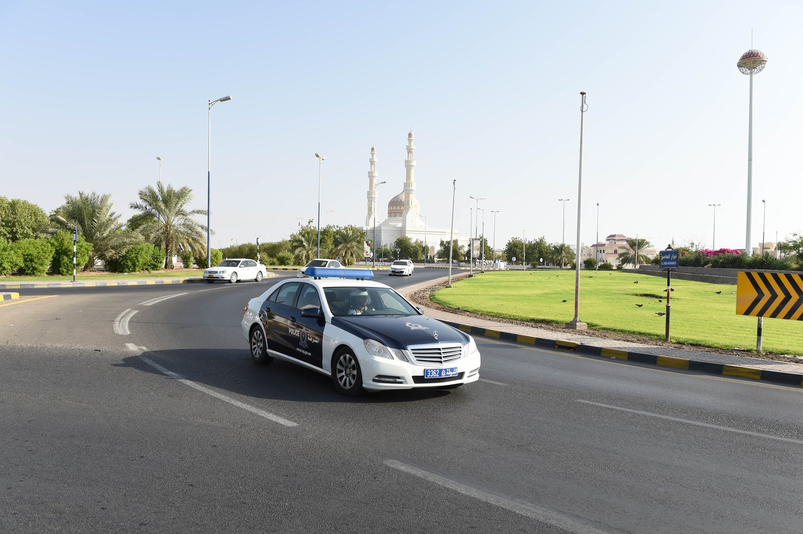 شرطة عُمان السلطانية ترد على "تخفيض المخالفات المرورية بنسبة 50%"