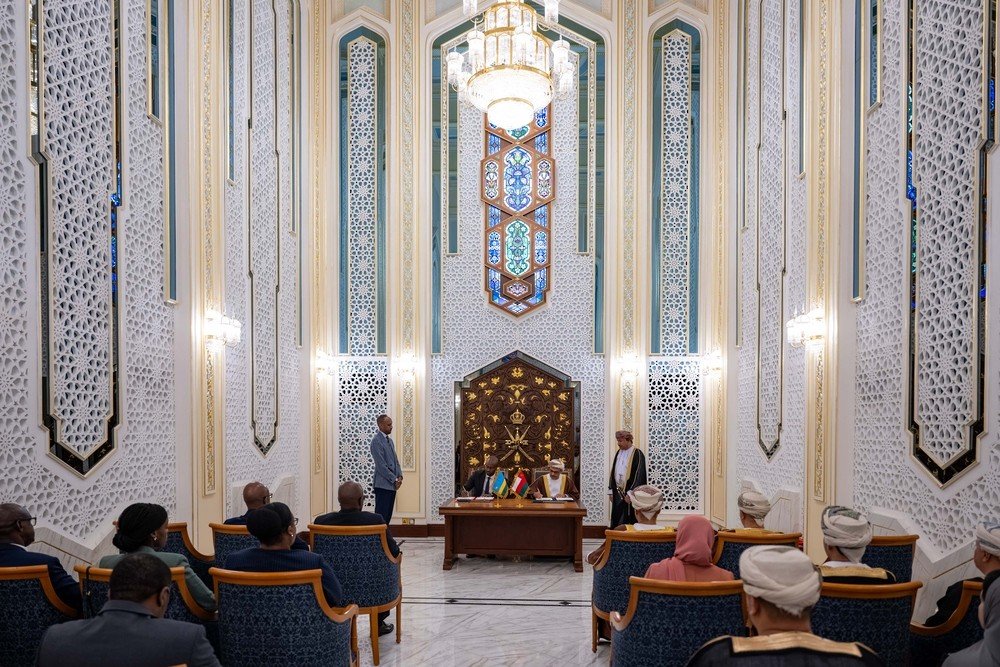 عُمان ورواندا توقعان على اتفاقيتين و6 مذكرات تفاهم