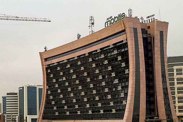 201 موقع جديد لتوفير الهاتف النقال والإنترنت بالمناطق البيضاء والمعزولة
