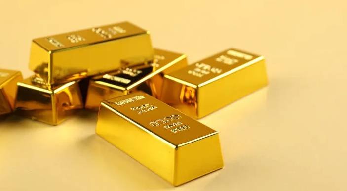 أسعار الذهب بالإمارات تسجل استقرارا نسبيا.. وعيار 21 يبلغ 461.6 درهم