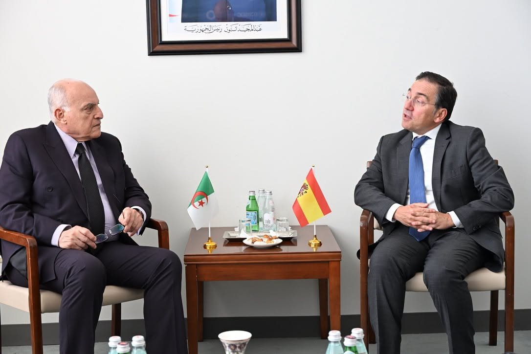 الجزائر وإسبانيا تبحثان تعزيز العلاقات الثنائية وتطورات الأوضاع في الساحل والشرق الأوسط