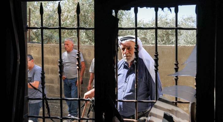 مستوطنون بحماية جيش الاحتلال يداهمون عددًا من المنازل شرق قلقيلية  ويعتدون على الأهالي بالضرب
