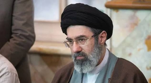 المرشد الإيراني: أعداؤنا لا يتقدمون إلى ما بعد بحر العرب بفضل ضربات القوات الإيرانية