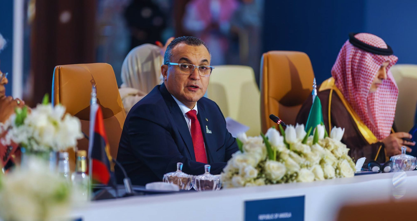 زروقي يدعو من الرياض إلى إنشاء وكالة دولية لحوكمة الذكاء الاصطناعي