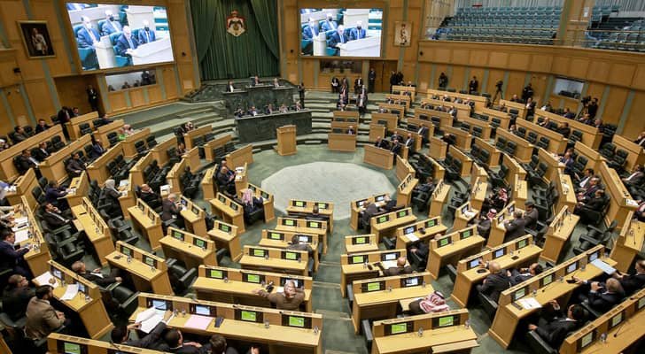 نواب يؤكدون أهمية الدورة العادية المقبلة ويرجحون توافقات حزبية حول رئاسة المجلس والموازنة والضمان
