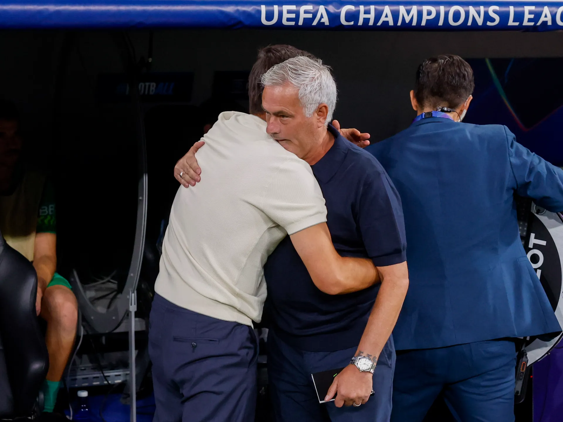 بعد 16 عاما من تتويجهما معا بدوري الأبطال.. مورينيو يهزم تلميذه كيفو في البرنابيو