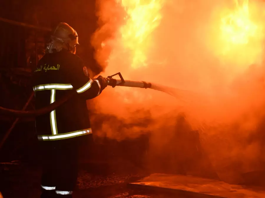 Un blessé dans l’incendie d’une usine à Meftah, le sinistre maîtrisé