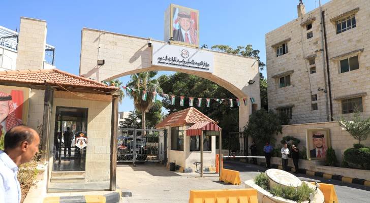 مصدر في التربية ينفي فصل معلمين وطلبة بتهمة تعاطي المخدرات في عمًان ويتوعد مروجي الشائعات