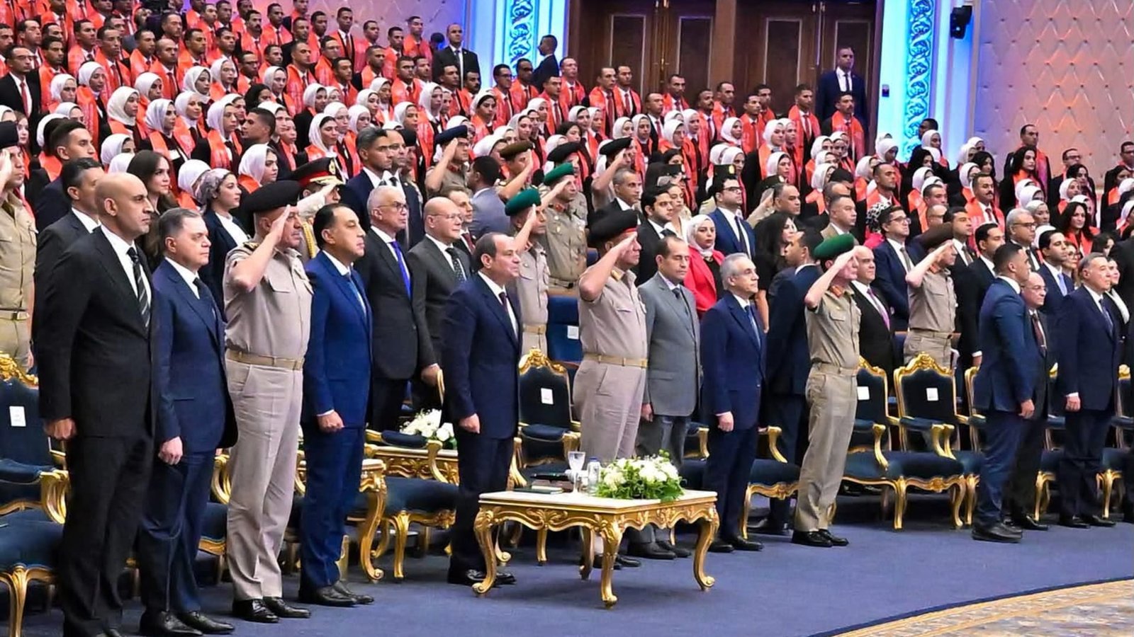 السيسي: مصر نجت دون غيرها من أحداث 2011 وعلينا الحفاظ على الدولة وليس شخص الرئيس