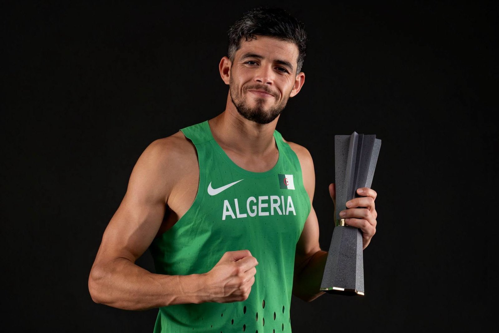 سجاتي: “أهدي تتويجي العالمي للشعب الجزائري والرئيس تبون”