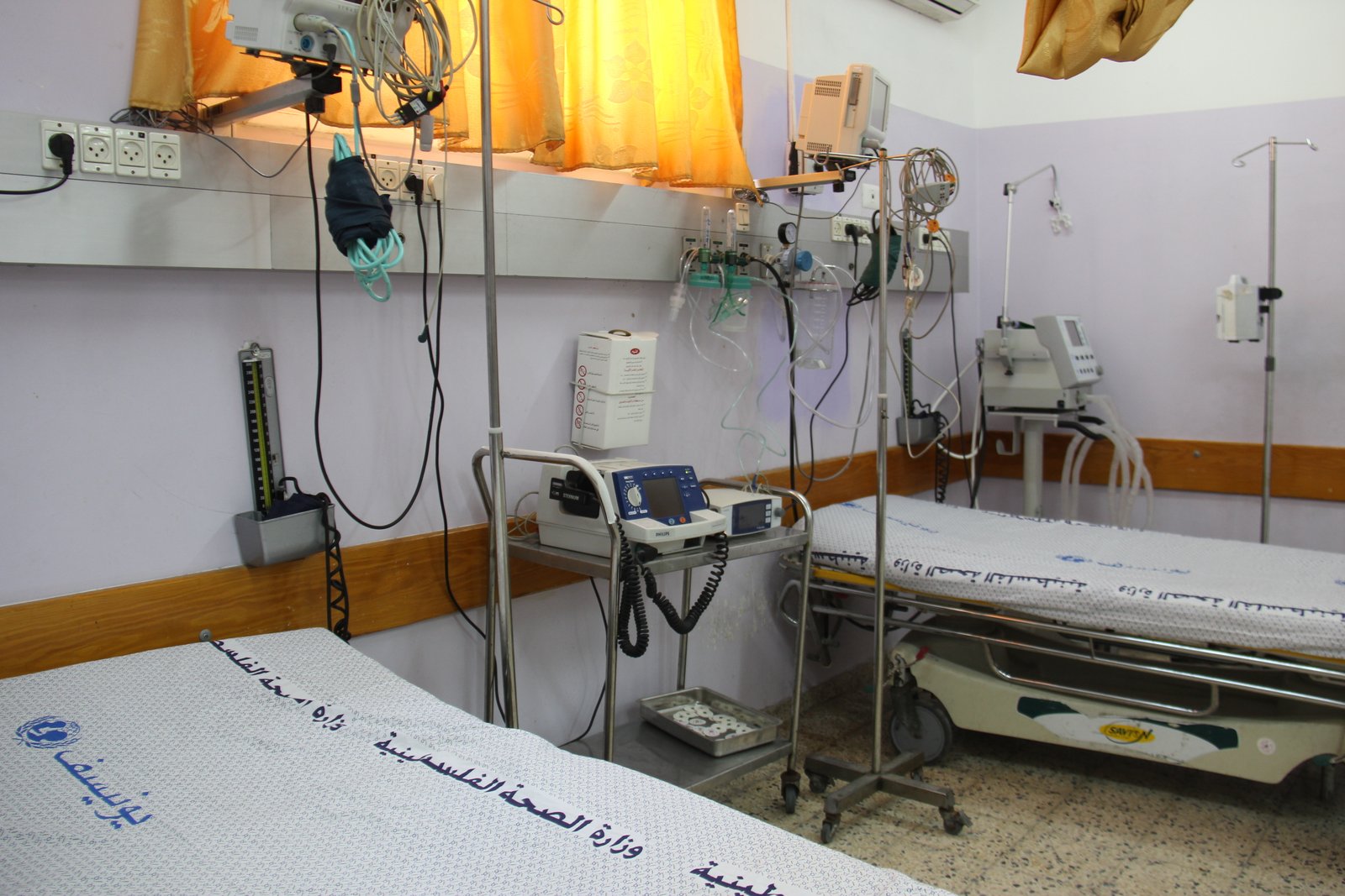 القطاع الصحي في غزة.. أزمة متفاقمة تهدد بشلل الخدمات الطبية