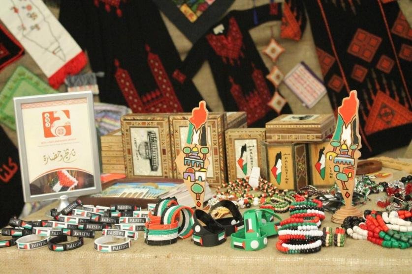 جيل لم يرَ فلسطين.. لكنه لم ينسها: كيف تحافظ الأجيال الفلسطينية في الشتات على هويتها؟