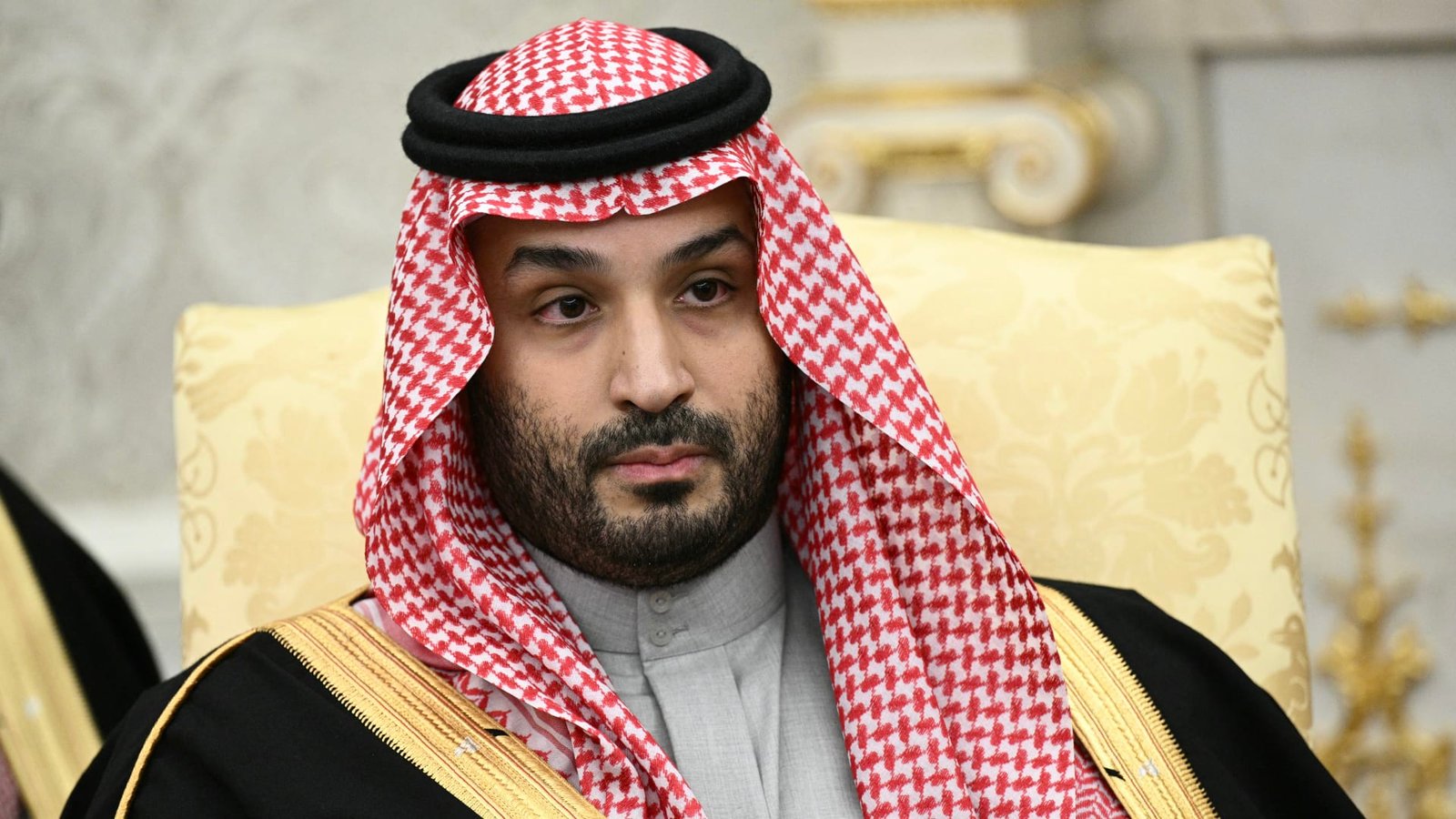 ولي العهد السعودي يستقبل قائد القيادة المركزية الأمريكية.. وهذا ما ناقشاه