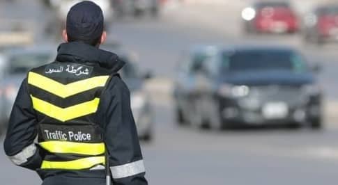 الدوريات الخارجية: ضبط مركبتين تجاوزت سرعتهما 200 كم/ساعة على طريق الزرقاء - الأزرق
